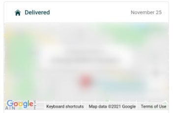 配送状況の通知メールや同封されていた追加のSIMカードを示す画面。